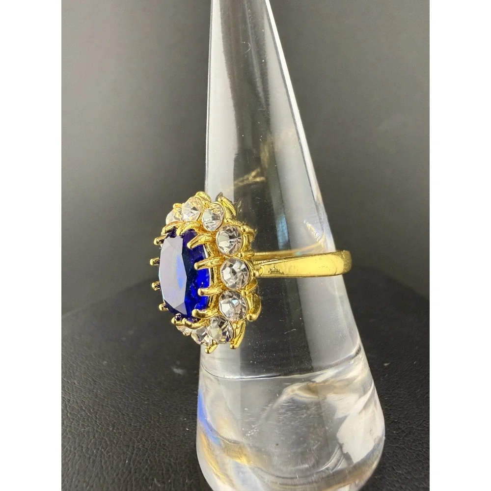 Cocktail Ring Blue Gold Tone Rhinestone Oval Cluster Size 8
